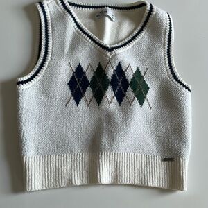 Cropped sweater vest